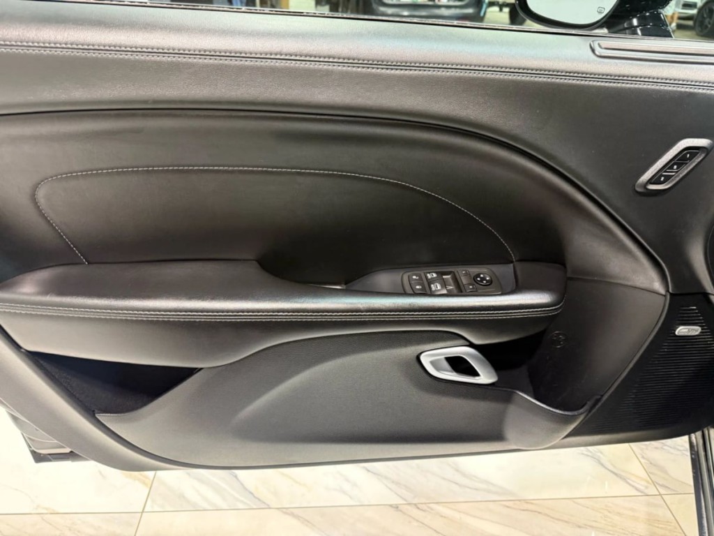 2021 Dodge Challenger Image 10