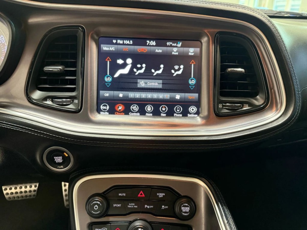 2021 Dodge Challenger Image 18