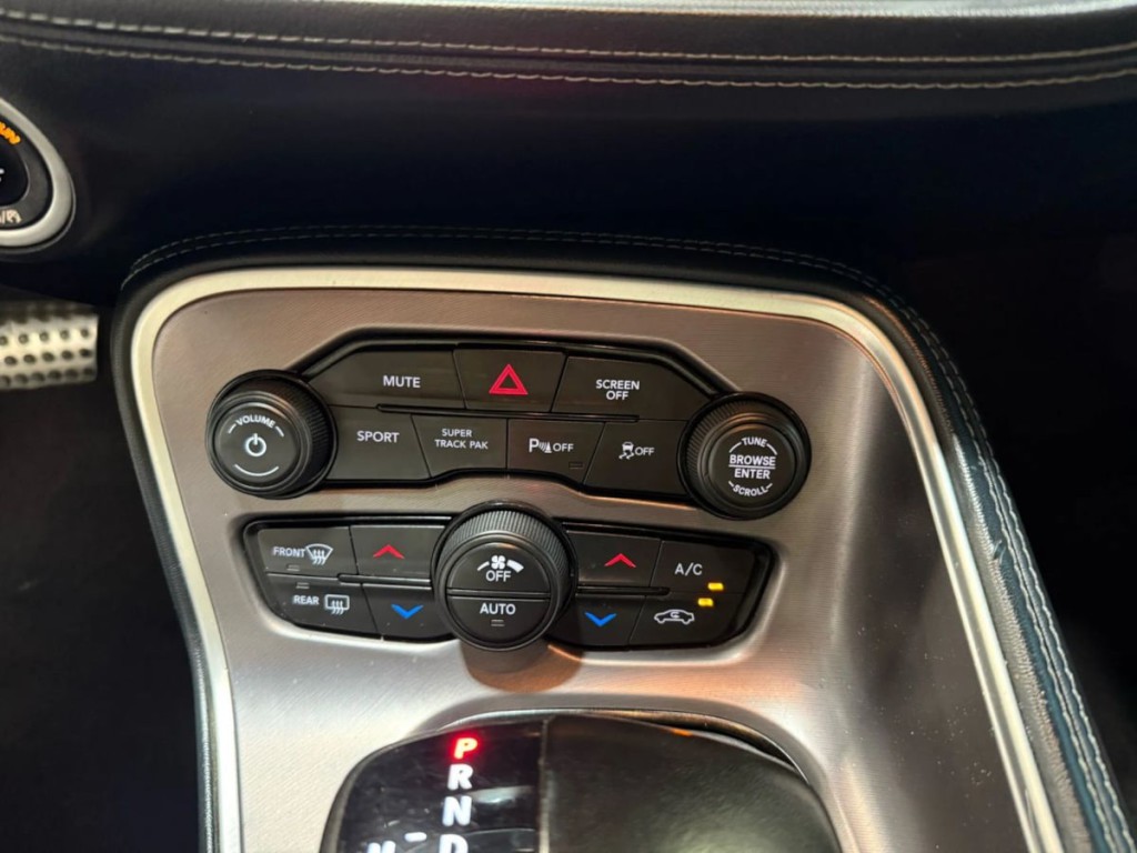 2021 Dodge Challenger Image 19