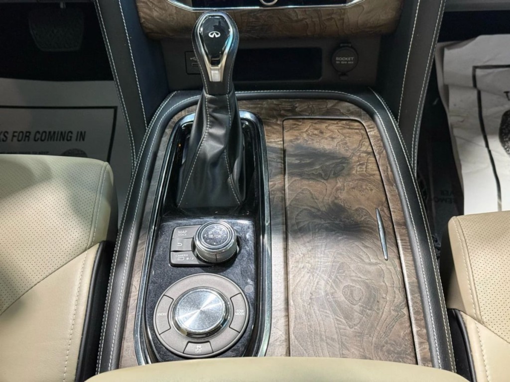 2021 INFINITI QX80 Image 17