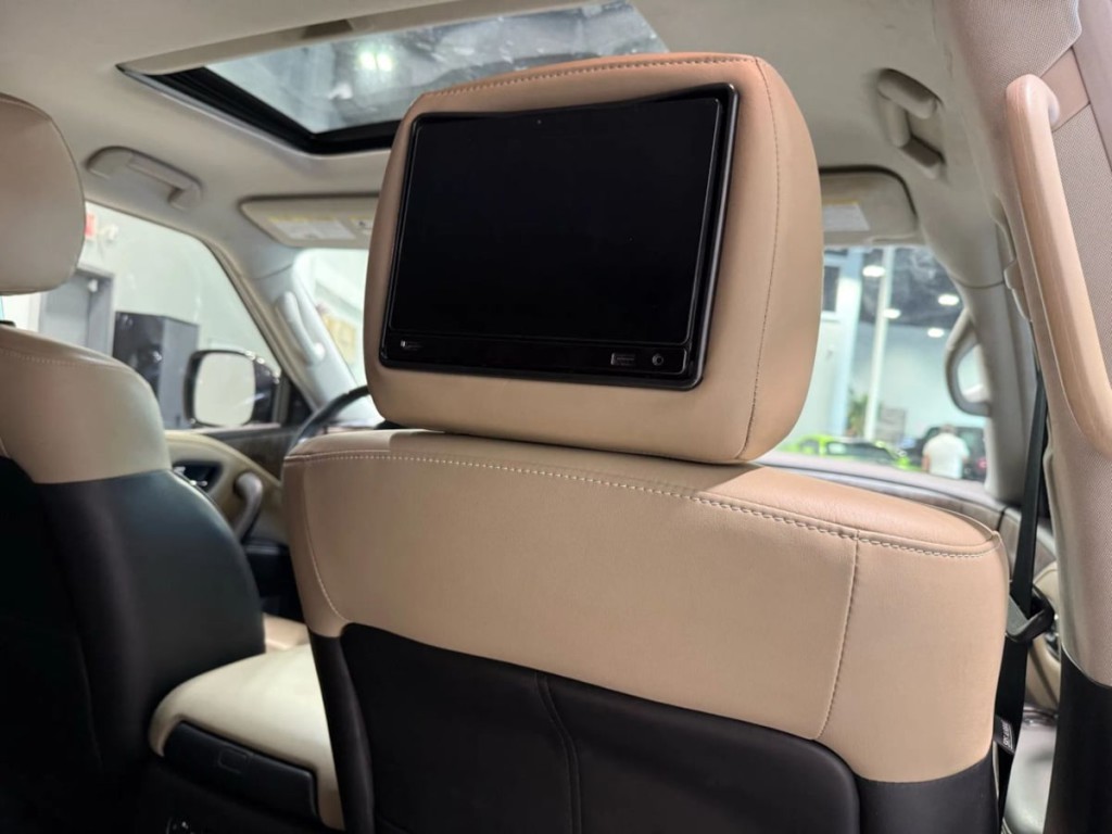 2021 INFINITI QX80 Image 35