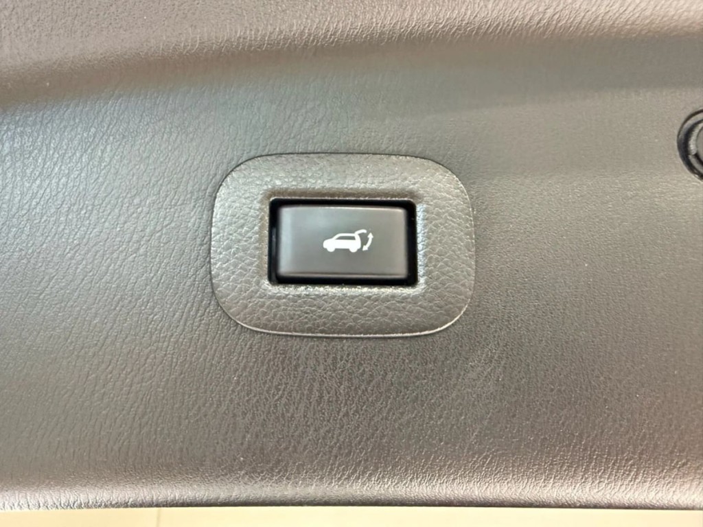 2021 INFINITI QX80 Image 40