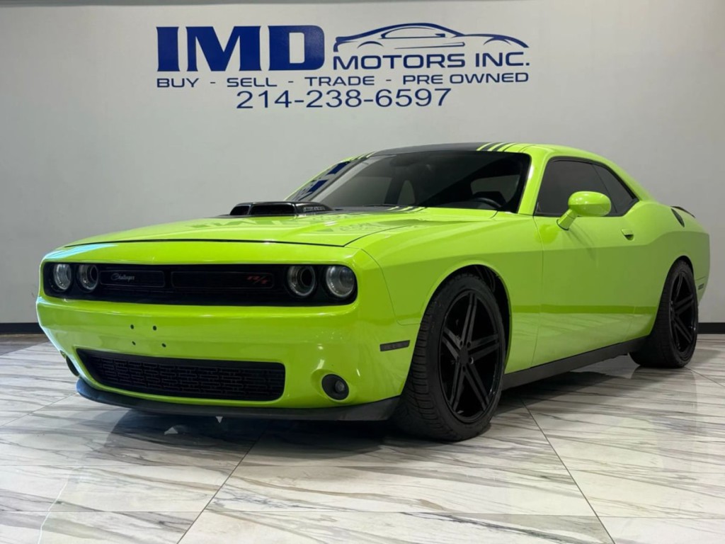 2015 Dodge Challenger Image 2