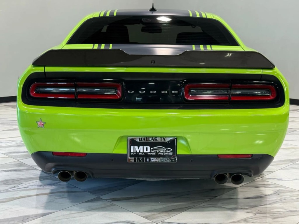 2015 Dodge Challenger Image 7