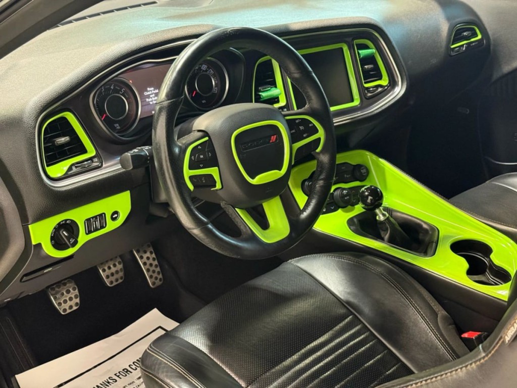 2015 Dodge Challenger Image 12