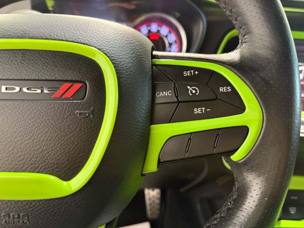 2015 Dodge Challenger Image 15