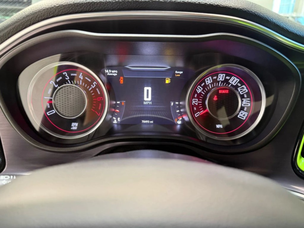 2015 Dodge Challenger Image 16