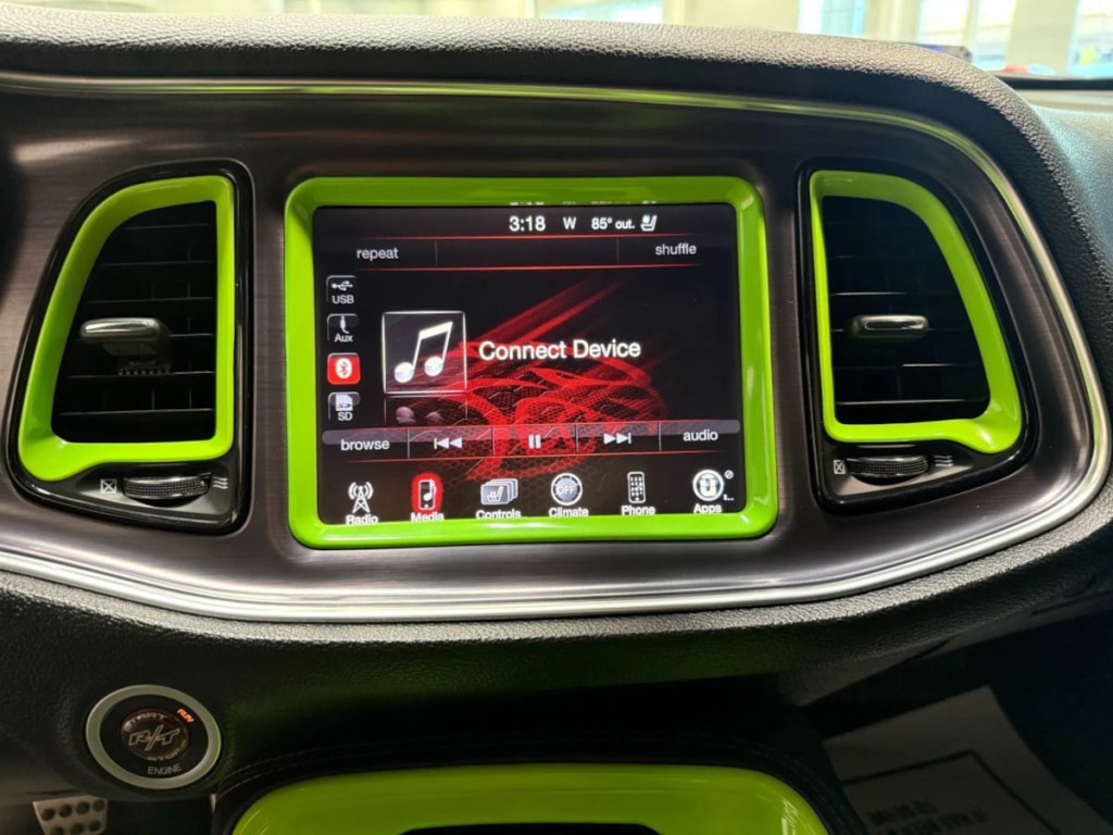 2015 Dodge Challenger Image 18