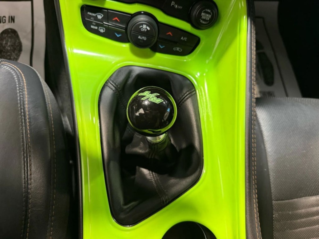 2015 Dodge Challenger Image 20
