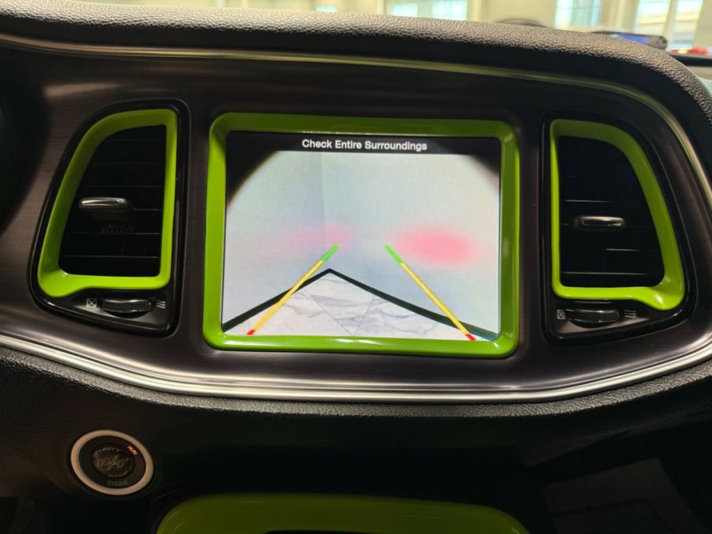 2015 Dodge Challenger Image 21