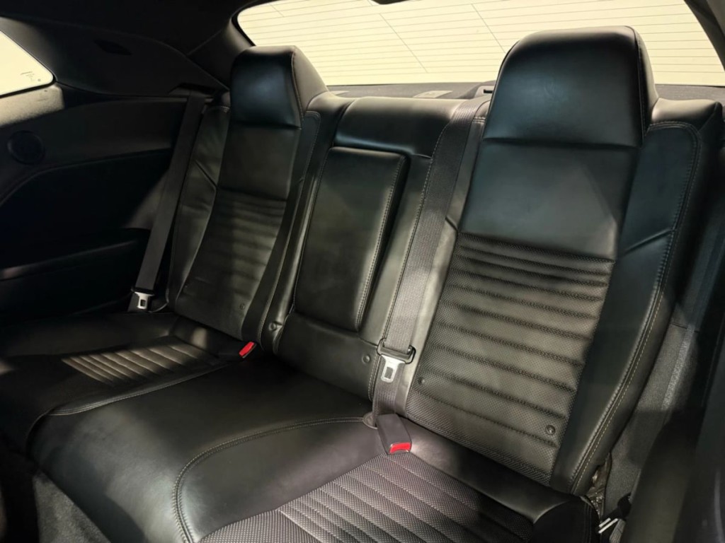 2015 Dodge Challenger Image 26