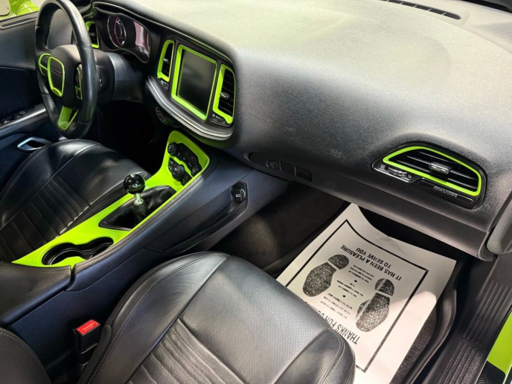 2015 Dodge Challenger Image 27