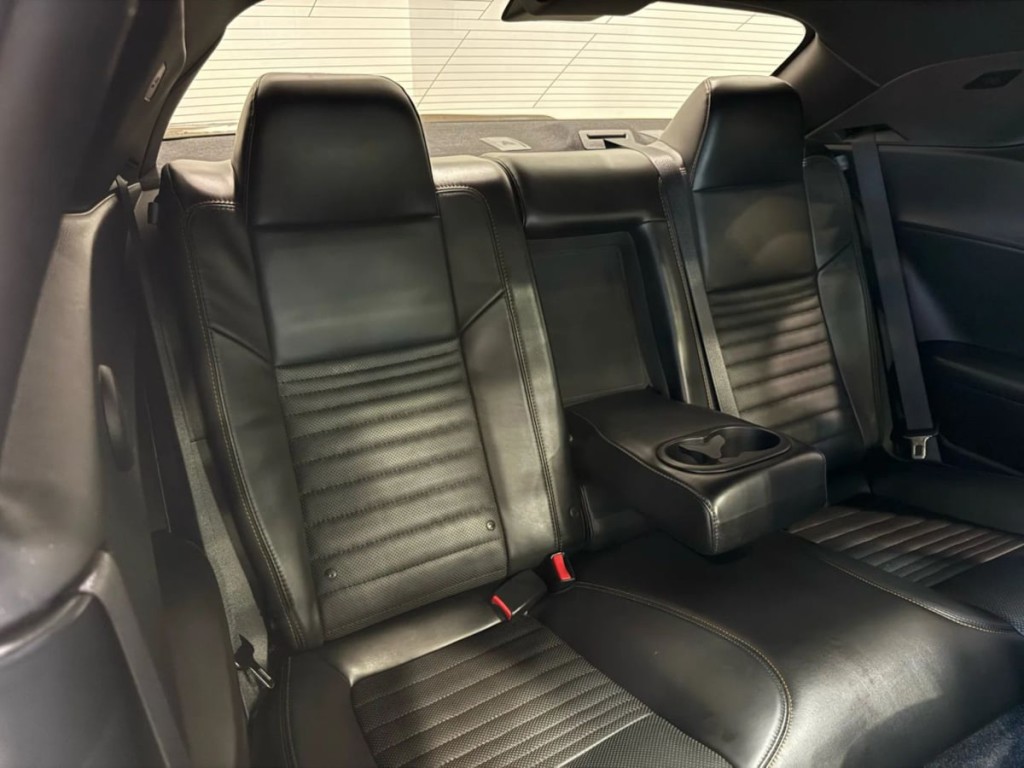 2015 Dodge Challenger Image 33