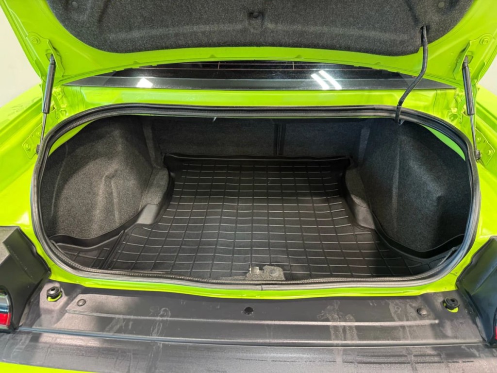 2015 Dodge Challenger Image 34