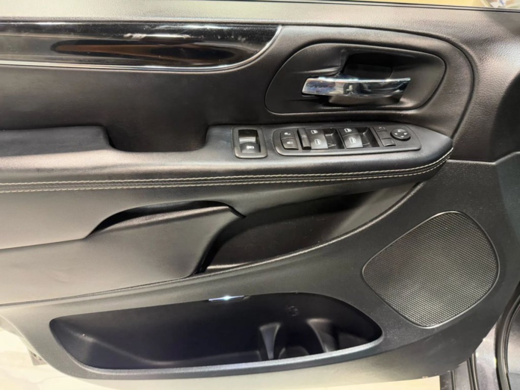 2016 Dodge Grand Caravan Image 8