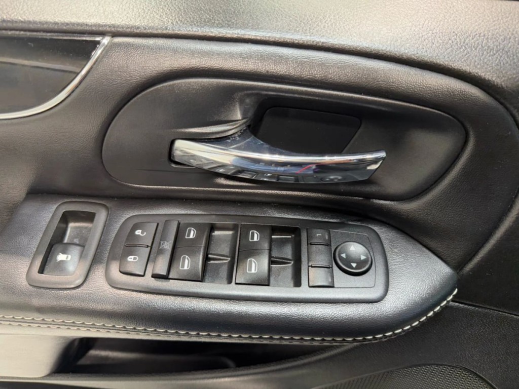 2016 Dodge Grand Caravan Image 9