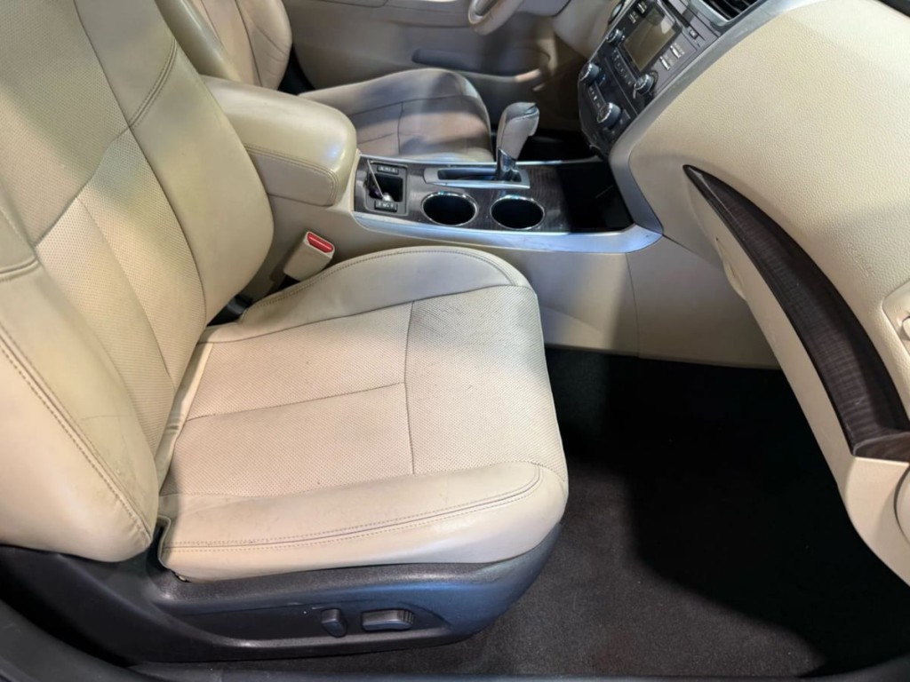 2015 Nissan Altima Image 27