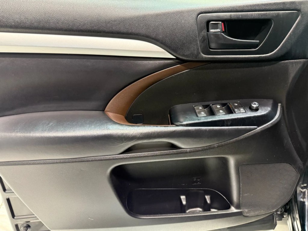 2018 Toyota Highlander Image 12