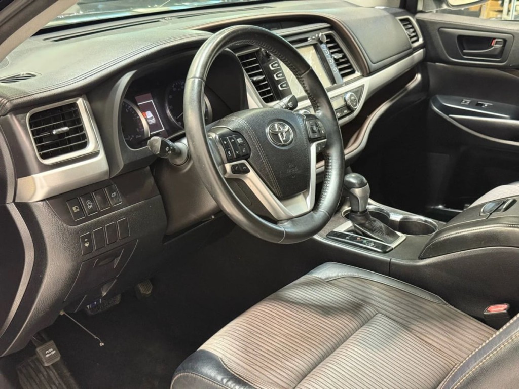 2018 Toyota Highlander Image 14