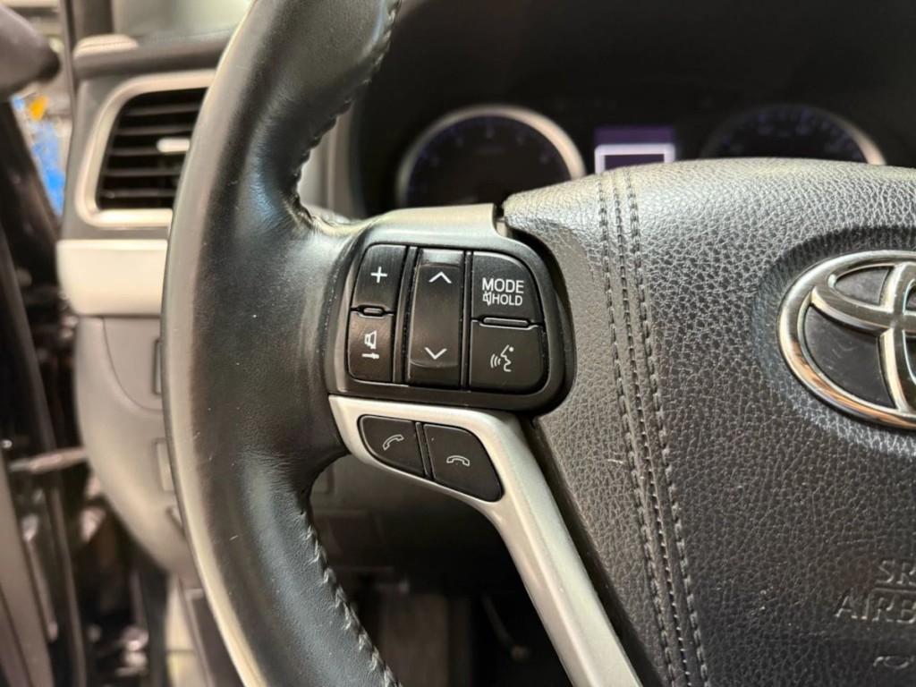 2018 Toyota Highlander Image 16