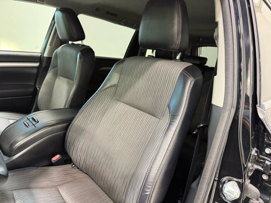 2018 Toyota Highlander Image 22