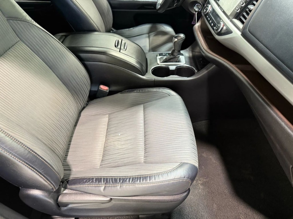 2018 Toyota Highlander Image 27
