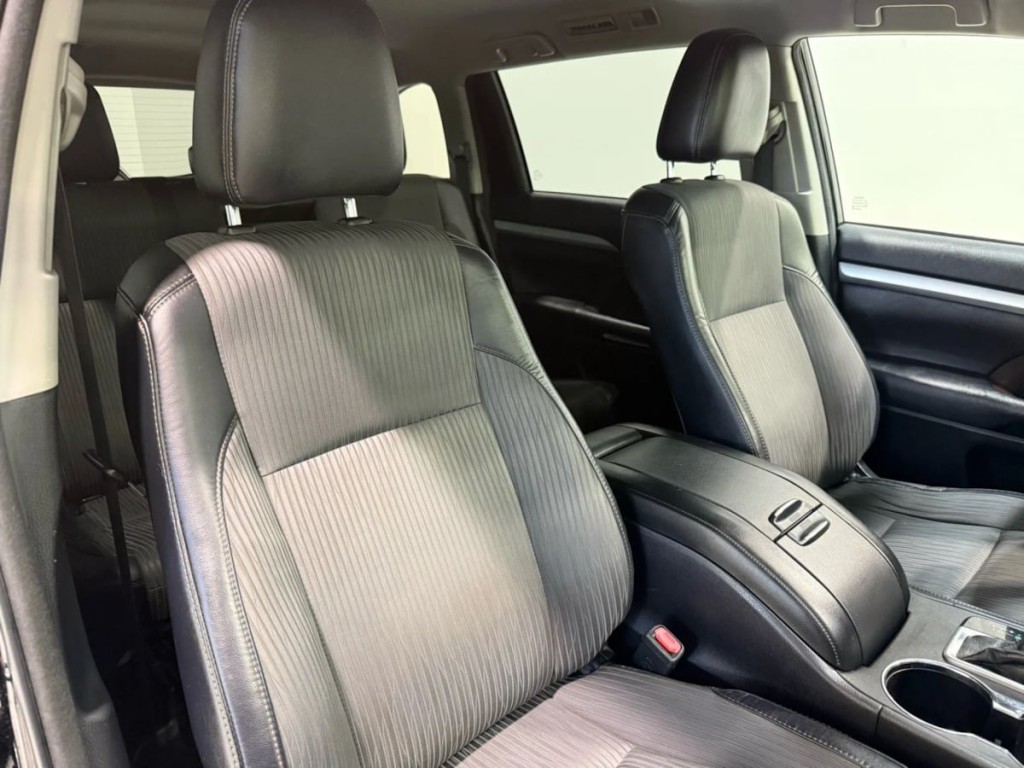 2018 Toyota Highlander Image 28
