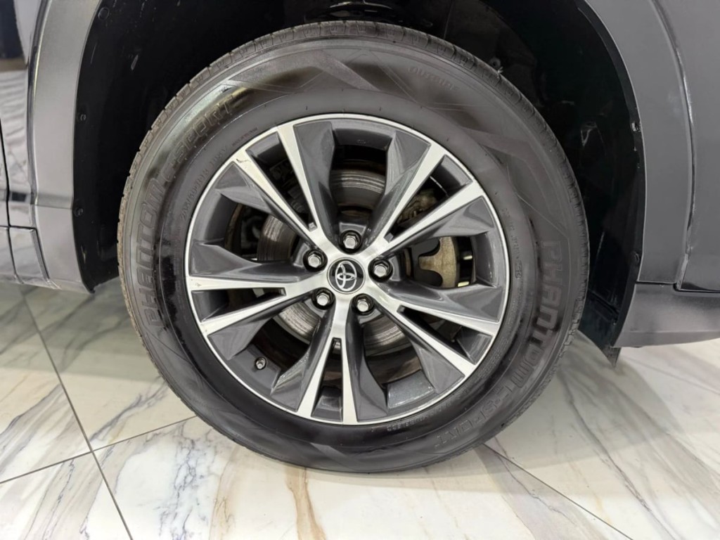 2018 Toyota Highlander Image 34