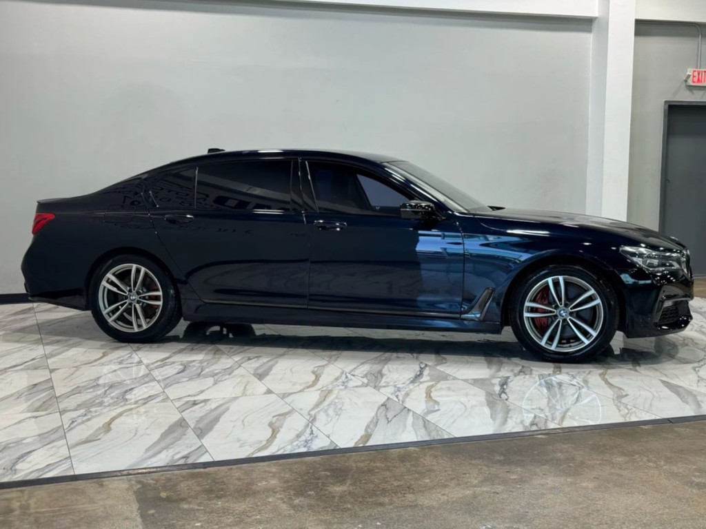 2018 BMW 7 Series Image 5
