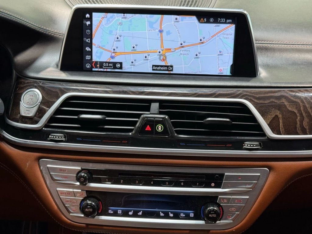 2018 BMW 7 Series Image 16