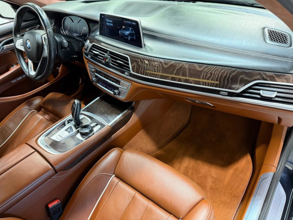 2018 BMW 7 Series Image 28