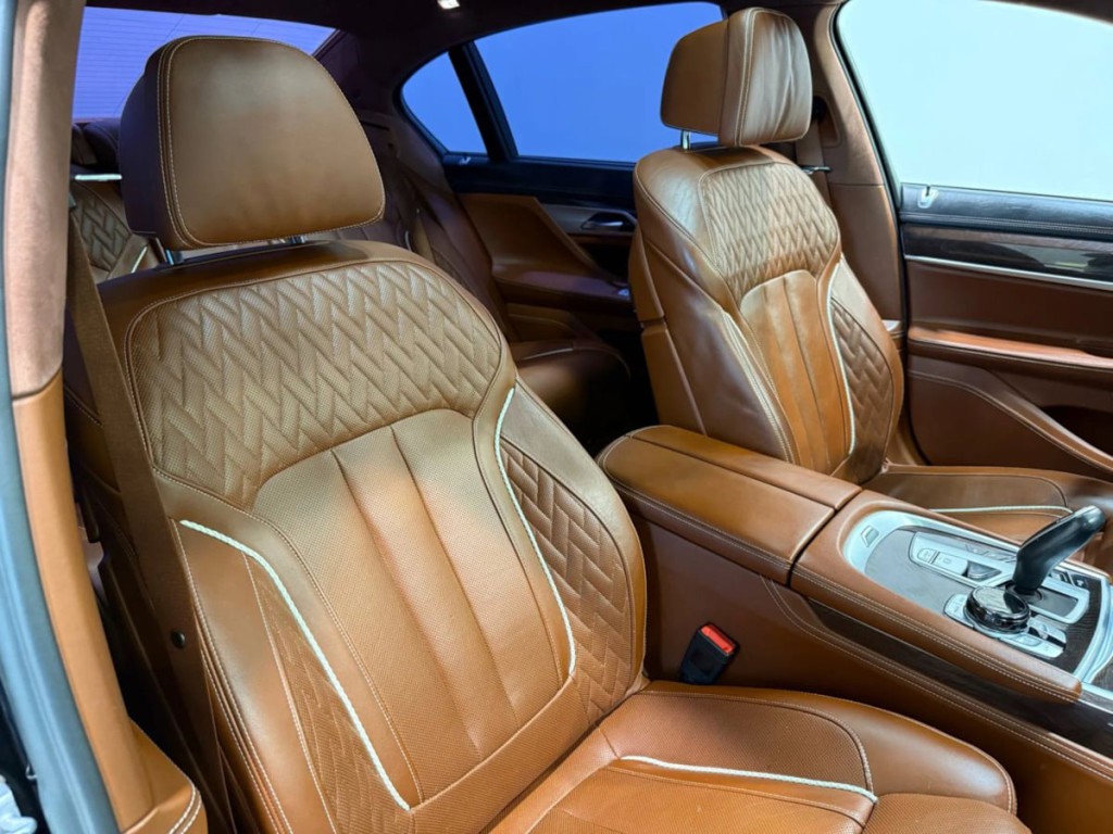 2018 BMW 7 Series Image 30