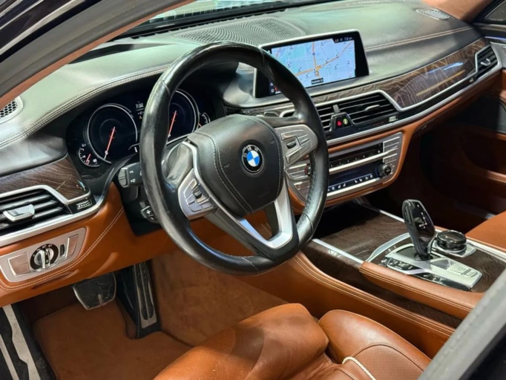 2018 BMW 7 Series Image 15