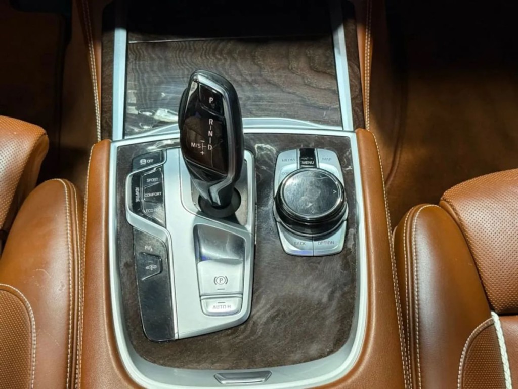 2018 BMW 7 Series Image 18