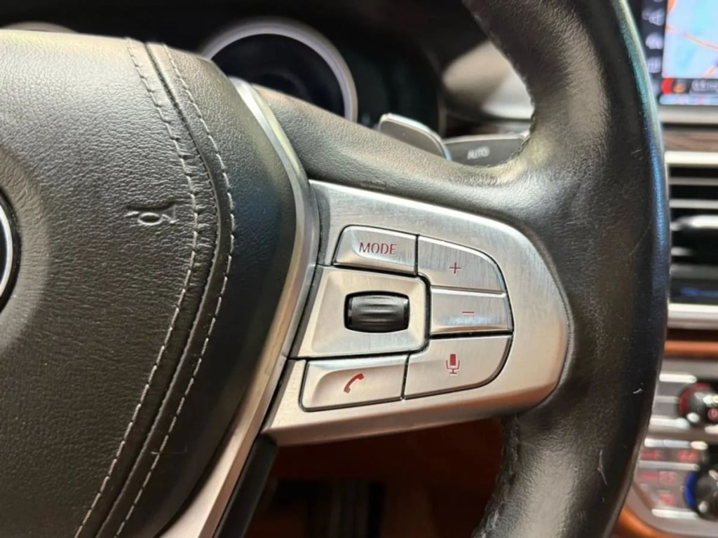 2018 BMW 7 Series Image 21