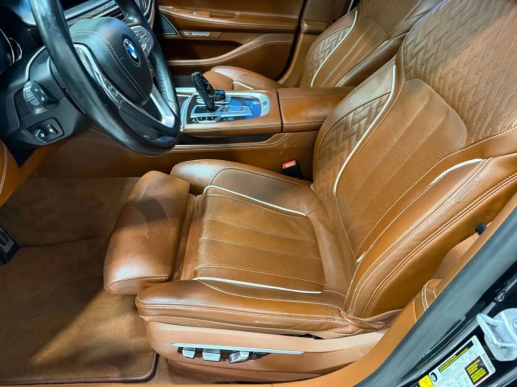 2018 BMW 7 Series Image 23