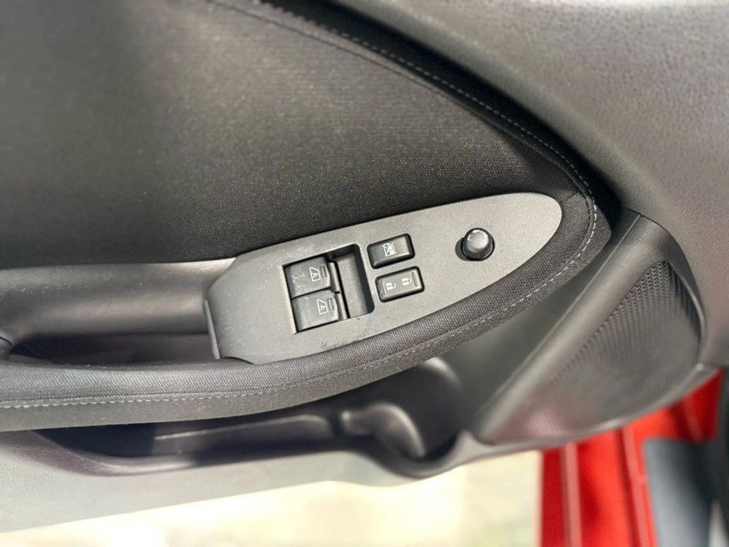 2014 Nissan 370Z Image 11