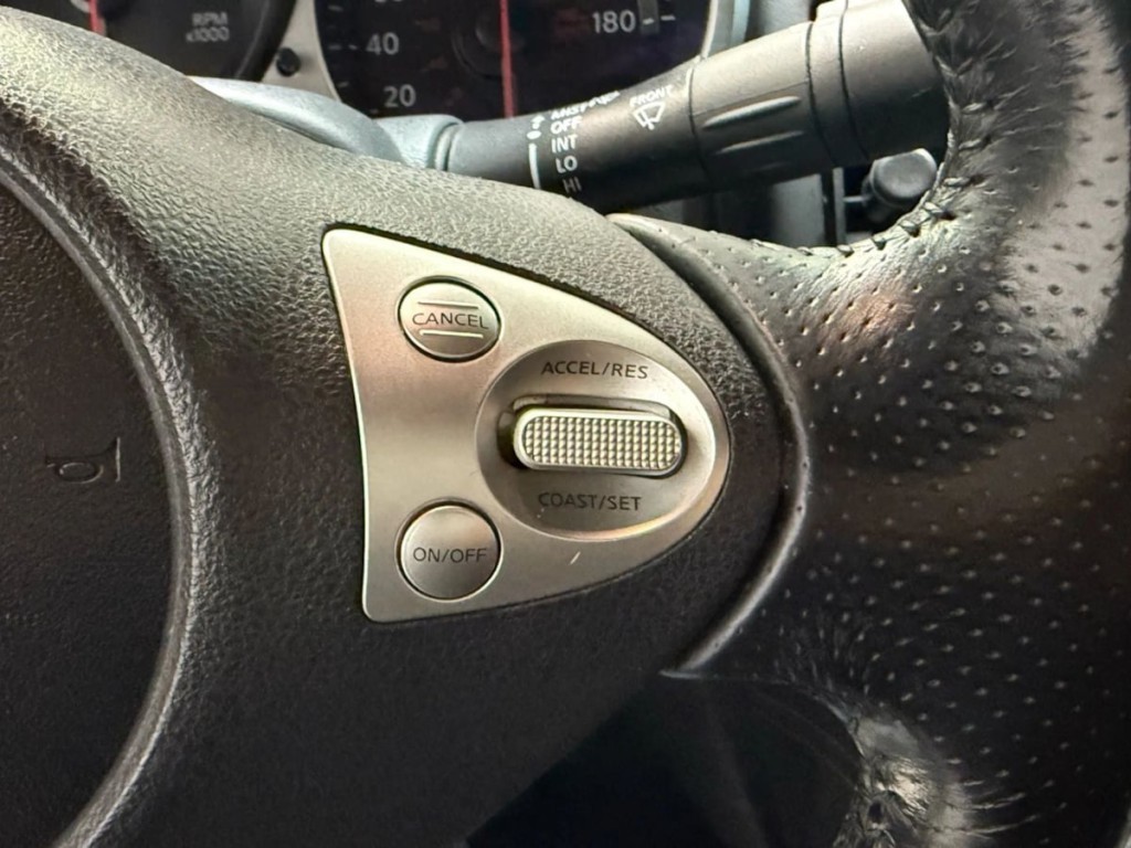 2014 Nissan 370Z Image 15