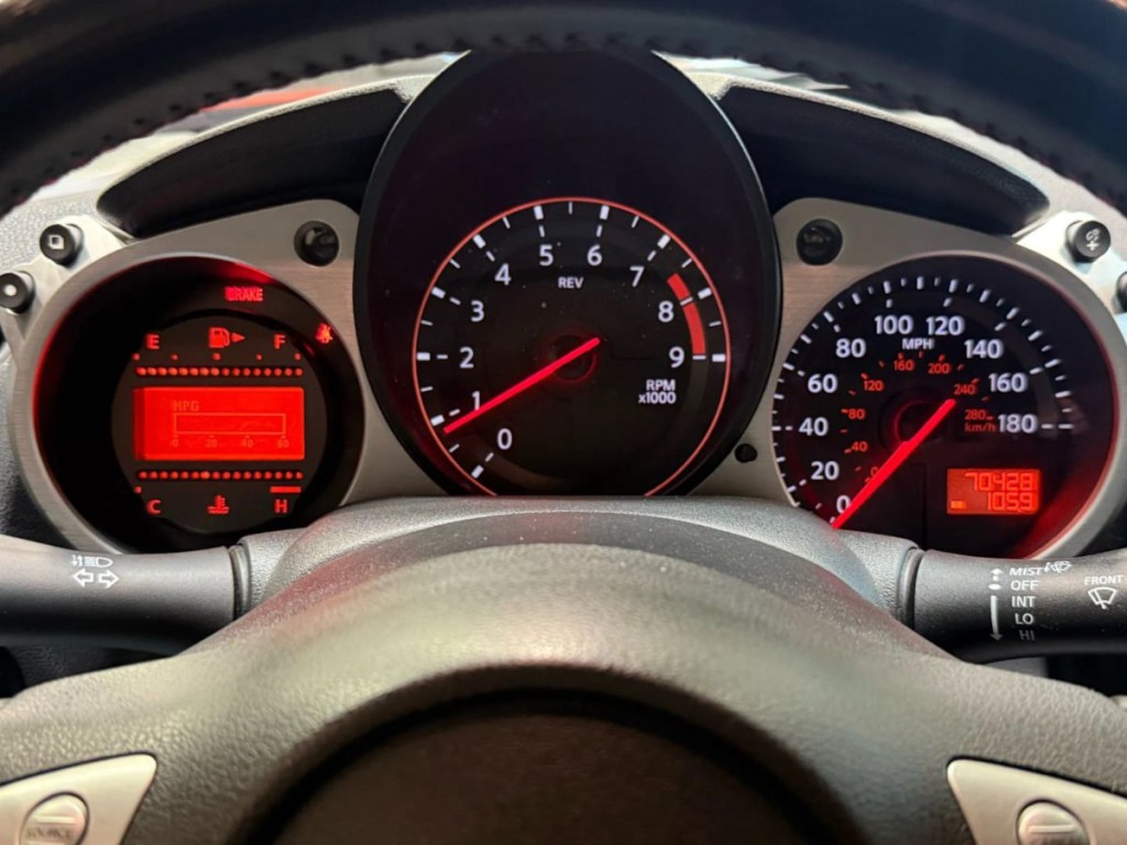 2014 Nissan 370Z Image 16