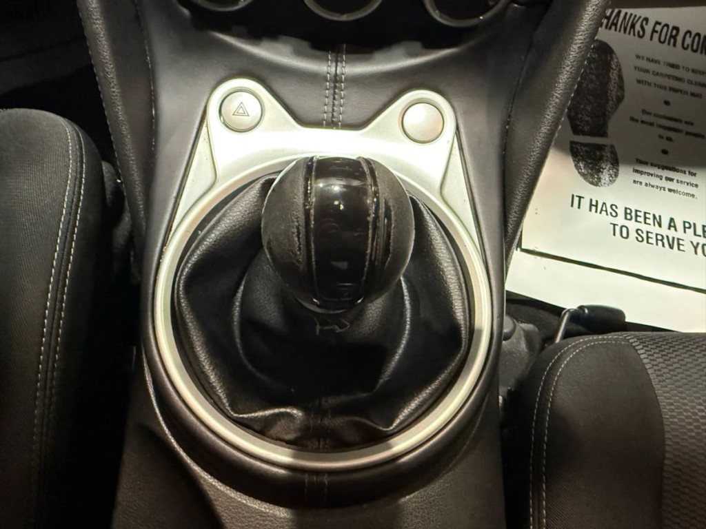 2014 Nissan 370Z Image 20