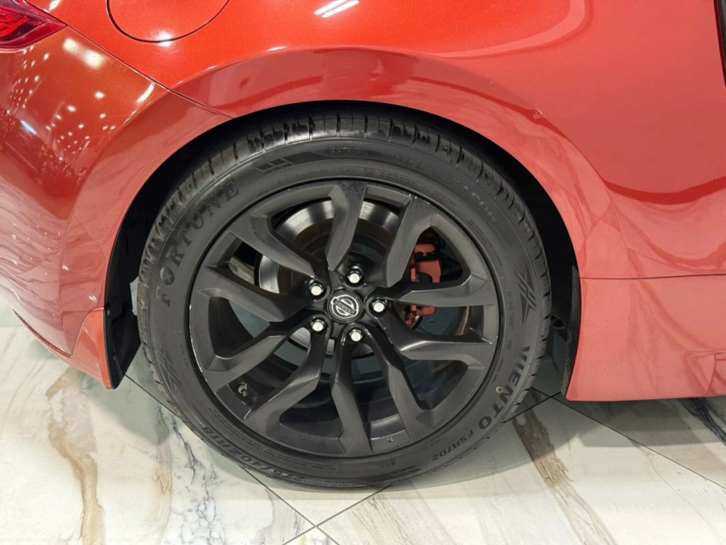 2014 Nissan 370Z Image 27
