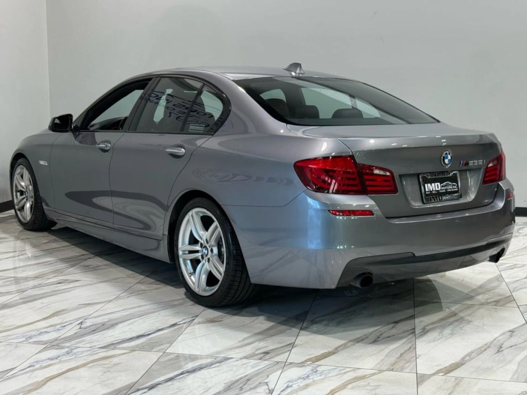 2013 BMW 5 Series Image 8