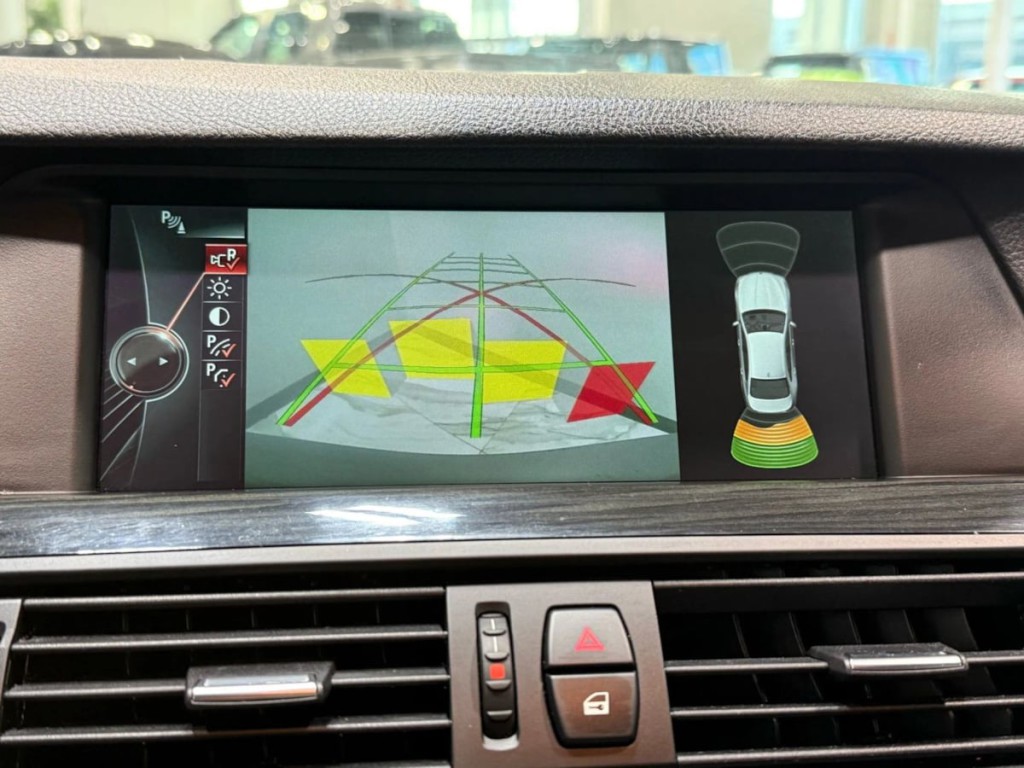 2013 BMW 5 Series Image 22