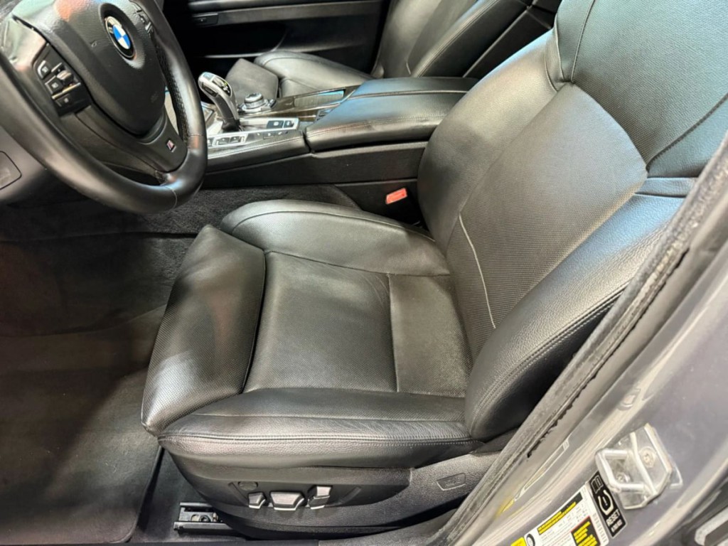 2013 BMW 5 Series Image 23
