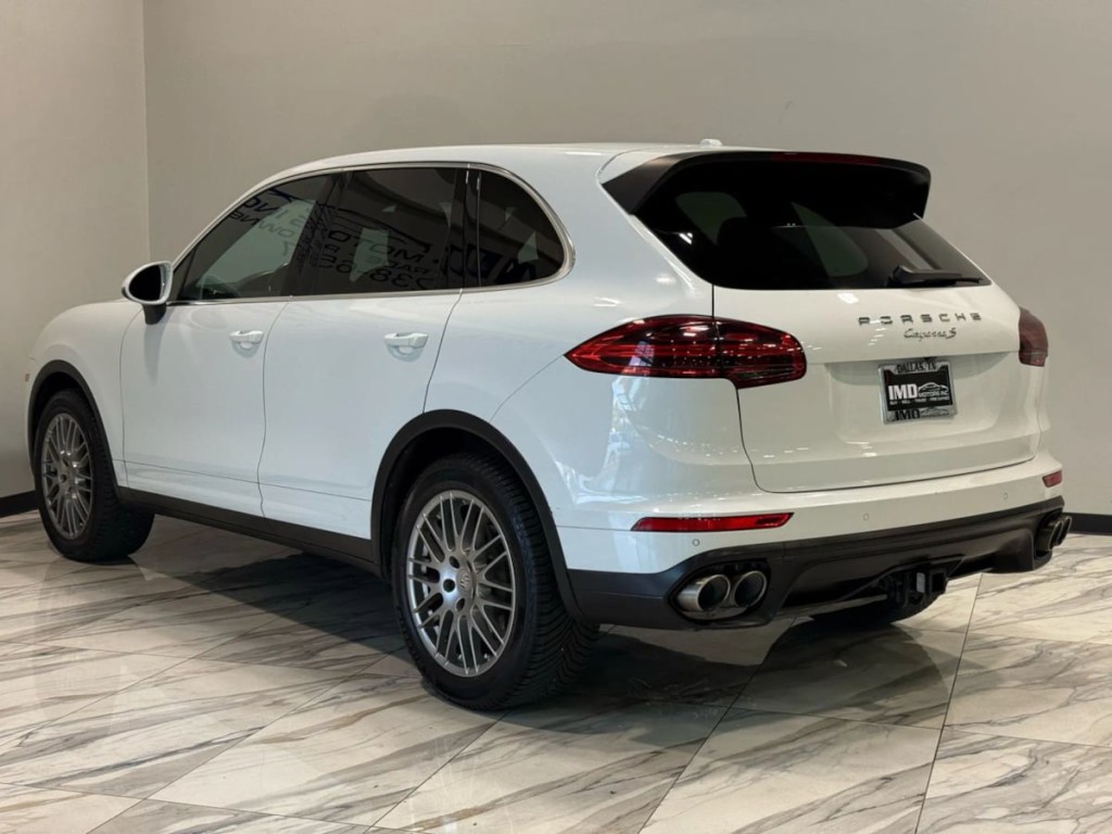 2015 Porsche Cayenne Image 8