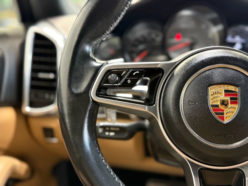2015 Porsche Cayenne Image 19