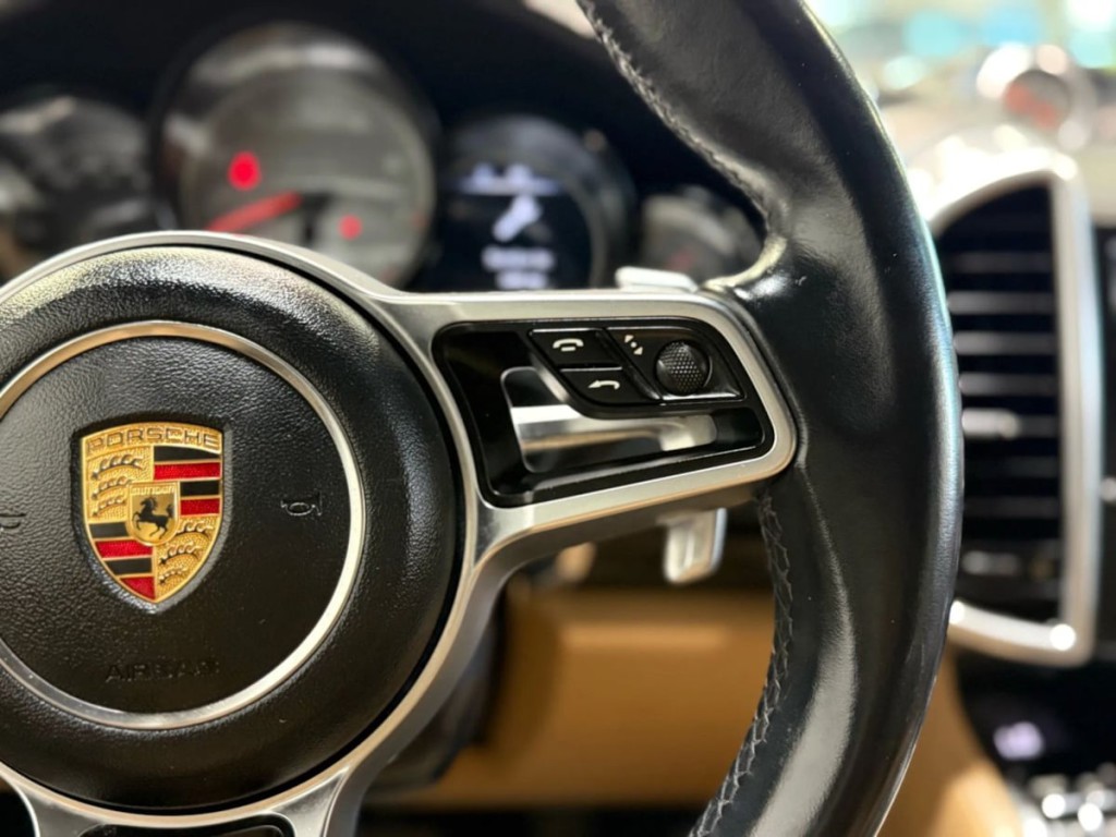 2015 Porsche Cayenne Image 20
