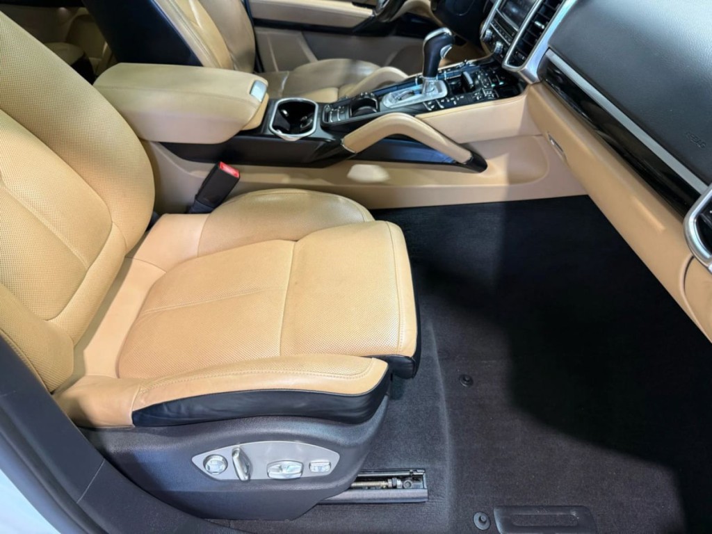 2015 Porsche Cayenne Image 29