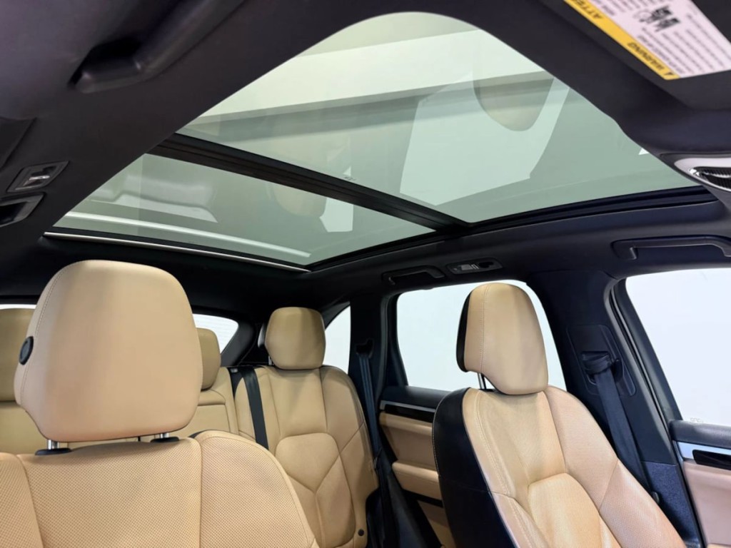 2015 Porsche Cayenne Image 31