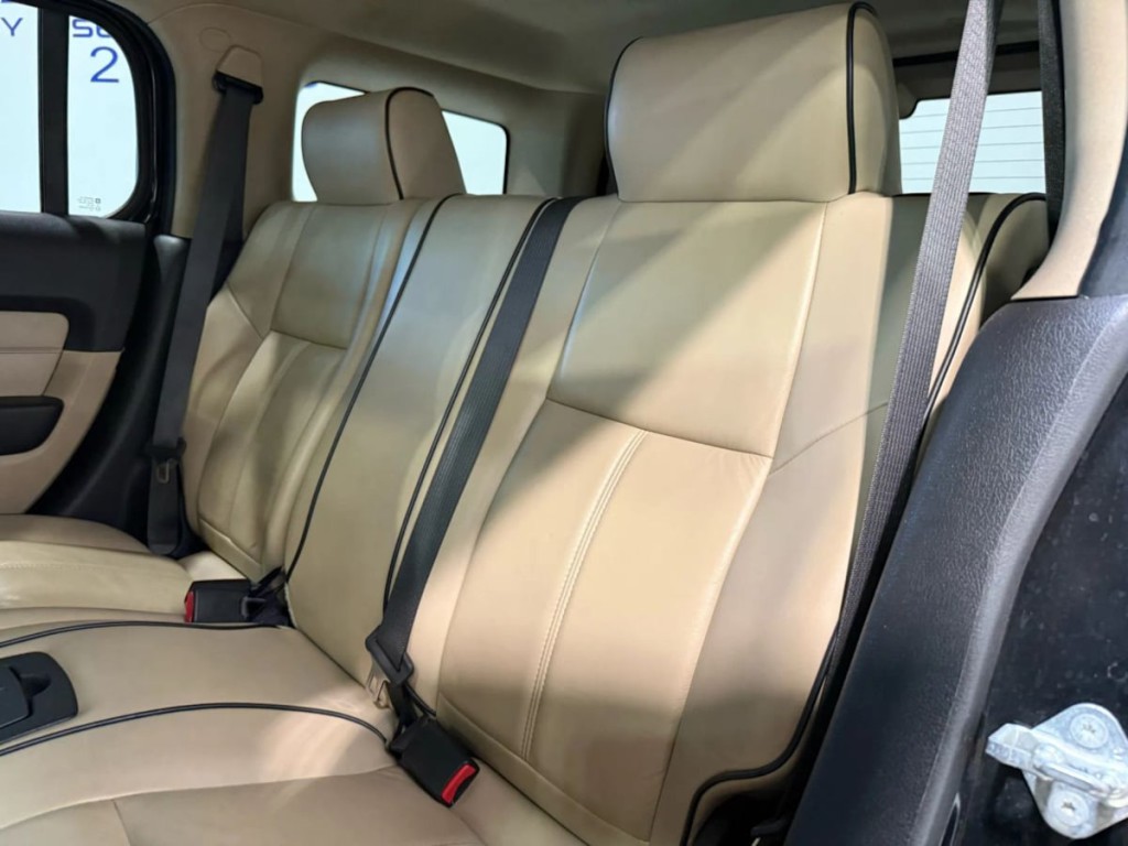 2008 HUMMER H3 Image 24